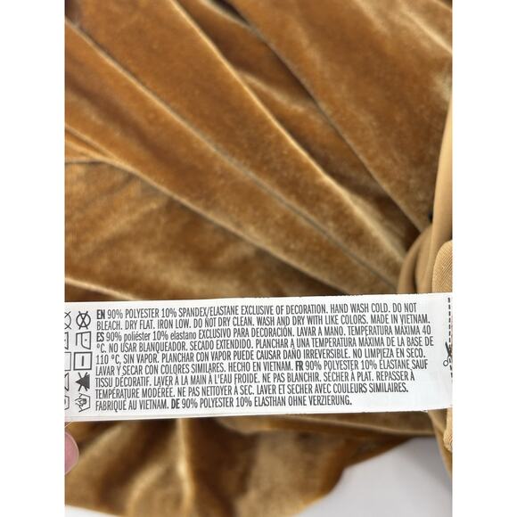 Forever 21 Velvet Jumpsuit Womens Large Gold Velvet Belted Spaghetti Straps - Picture 11 of 15